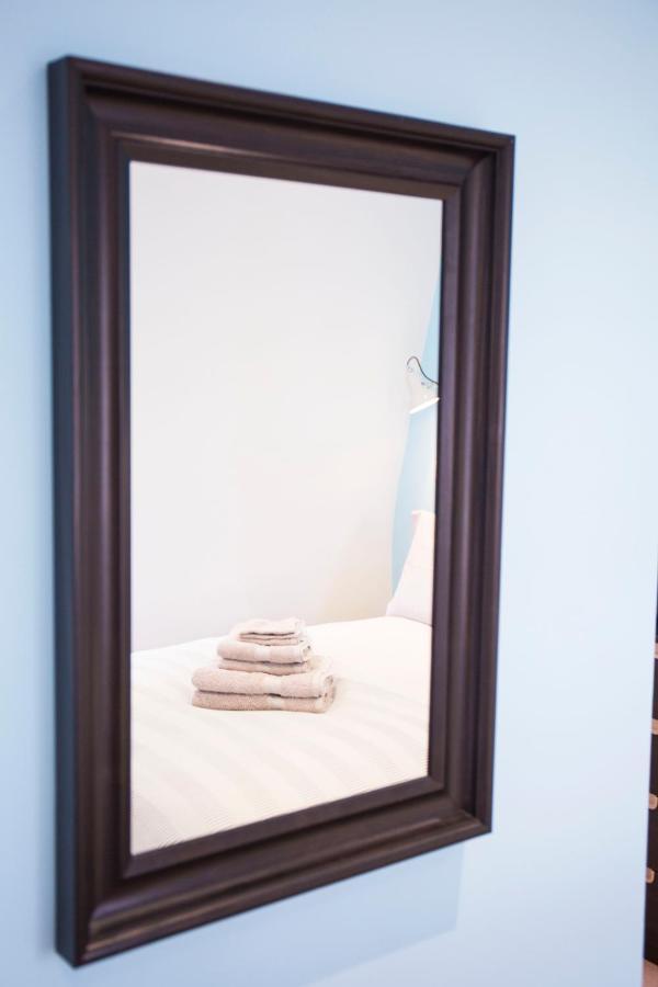 Luxury Bed Just Off The Canal Hotel London Bagian luar foto