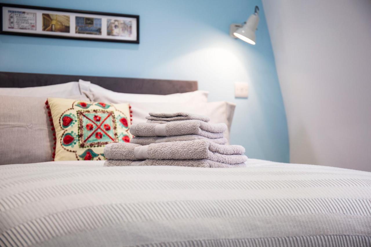 Luxury Bed Just Off The Canal Hotel London Bagian luar foto